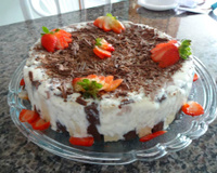 Torta de sorvete com Bis e brigadeiro