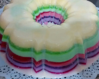 Gelatinas coloridas em camadas