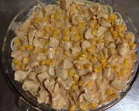 Macarrão com estrogonofe de frango rápido e fácil