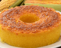Aprenda a fazer um rápido bolo de milho com massa fofinha e molhadinha