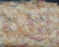 Penne colorido ao molho de camarão 5 queijos