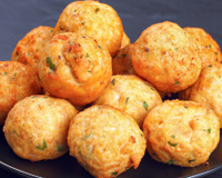 Transformei pão velho em um prato irresistível: essa receita de almôndegas de pão é fácil e todo mundo adora