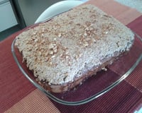 Bolo de amendoim com café