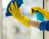 Limpa-vidros caseiro: veja como fazer