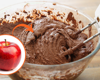 É por isso que você deveria colocar uma maçã na massa dos bolos: truque das confeiteiras vai transformar o resultado final