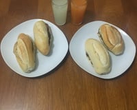 Sanduíche de lingüiça calabresa