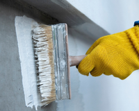 Instalar uma camada impermeabilizante nas paredes: para que serve e por que é ideal para quem tem mofo em casa