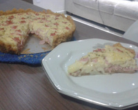 Quiche de queijo e presunto com massa de bolacha água e sal
