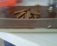 Mousse de limão com cobertura cremosa de chocolate