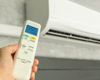 Quem se planeja no inverno economiza mais: ar-condicionado Samsung aparece com 55% OFF e cupom extra de R$ 130