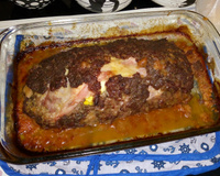 Bolo de carne moída recheado com presunto e mussarela