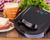 Com quantos anos você descobriu que a luz verde da sanduicheira não é só para avisar que o sanduíche tá pronto?