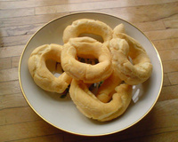 Biscoitos de polvilho fritos