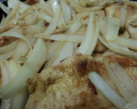 Filé de frango acebolado