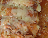 Panqueca com recheio de carne moída e mussarela