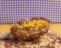 Ovo de páscoa recheado com bolo de cenoura