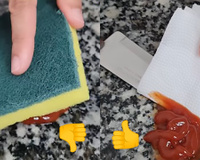 Com quantos anos você descobriu que precisa de uma faca para limpar o molho que caiu na pia ou bancada sem lambança?