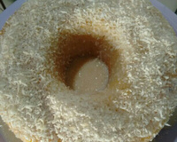 Bolo molhado de leite condensado e coco