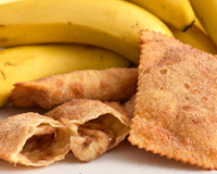 Pastel de doce de leite com bananas