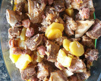 Costela cozida na cebola