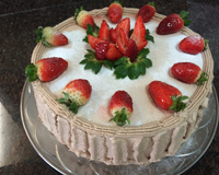 Bolo de chantilly com creme de avelã