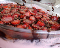 Mousse Simples de Morango com Chocolate