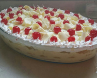 Pavê de abacaxi com marshmallow e coco fresco