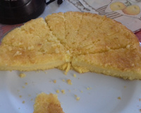 Bolo de fubá cremoso