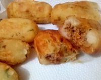 Bolinho de aipim recheado