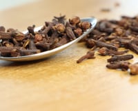 Simples, barato e eficiente na limpeza: o segredo dessa mistura está em 2 ingredientes que quase todo mundo tem em casa