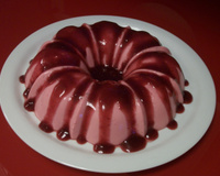 Flan de gelatina com morango