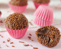 Brigadeiro de leite de arroz sem lactose: receita fitness é tão saborosa quanto a versão tradicional e você precisa provar