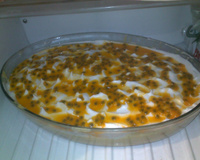 Torta delírio de maracujá com chantilly