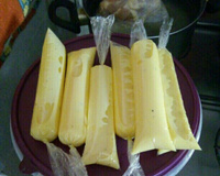 Sacolé de maracujá com leite condensado caseiro