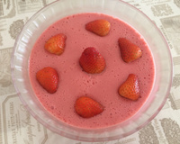 Mousse de morango fácil e delicioso