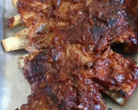 Costelinha suína deliciosa ao molho barbacue