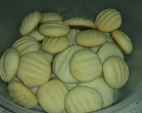 Biscoito de maisena com leite condensado