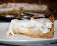 Torta de banana com doce de leite