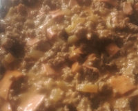 Macarrão cremoso com carne moída