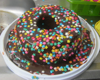 Bolo de laranja com cobertura de chocolate