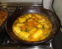 Peixe miraguaia com banana da terra