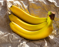 Nunca imaginei que as bananas durariam semanas sem escurecer quando guardadas com esse utensílio, mas funciona mesmo