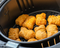 Você nunca mais vai querer nugget congelado depois de fazer esse caseiro, fica crocante e sequinho