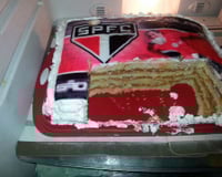 Bolo de aniversário com papel de arroz