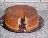 Bolo de abacaxi com caldo da casca