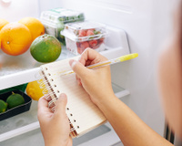 O erro que quase todo mundo comete com a geladeira ao voltar das compras