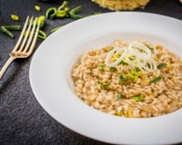 Risoto de alho-poró com filé mignon ao creme de queijo
