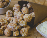 O segredo para fazer a pipoca gourmet de leite ninho perfeita: faça essa receita para celebrar o Dia da Pipoca com as crianças