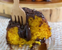 Eu finalmente encontrei uma receita de bolo de cenoura que sempre dá certo, era esse detalhe que eu sempre errava
