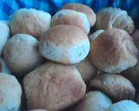 Pão de batata e nata recheado